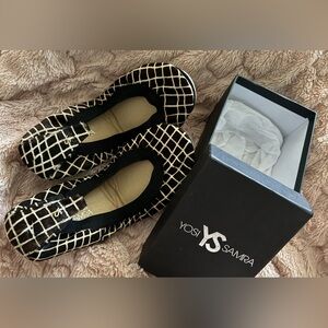 Yosi Samra Black and Gold Foldable Flats for Versatile Style